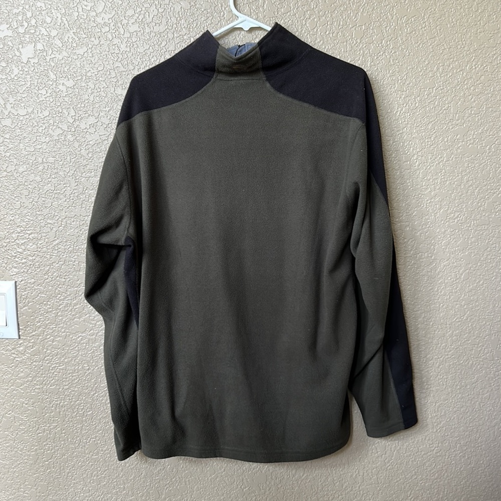 Mountain Hardware Half Zip Pull Over - image 4